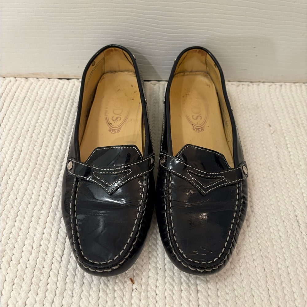 Women’s TODS navy Loafers